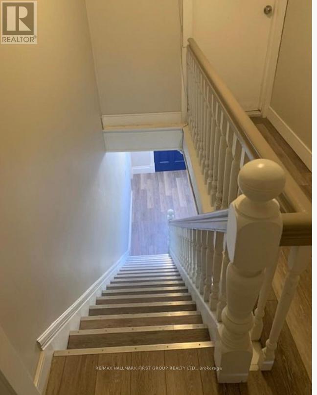 Photo du bâtiment - 730 Simcoe St S