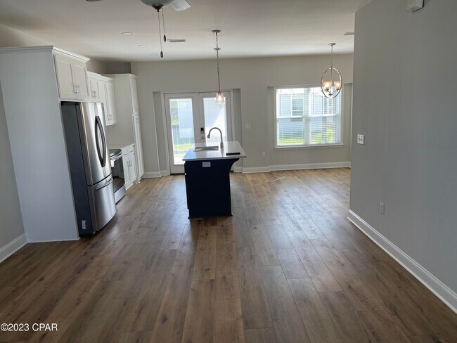 Foto del edificio - 409 Raven Ln