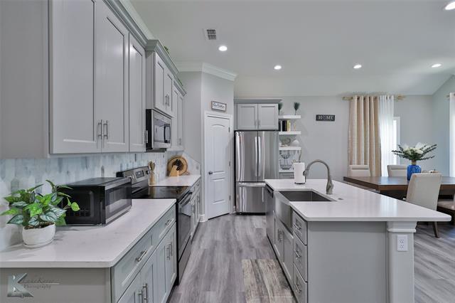 Foto del edificio - 5433 Fallbrook Dr