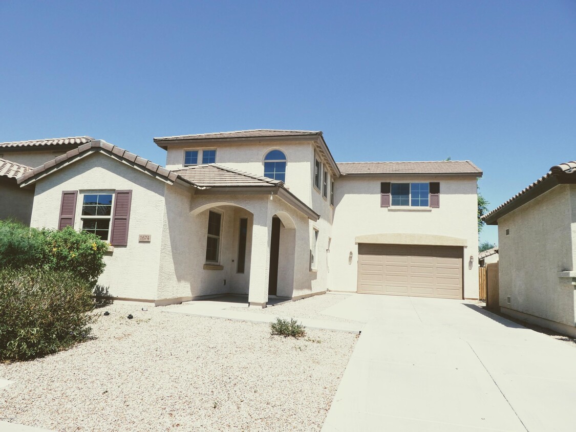 Foto principal - 1674 W Pelican Dr
