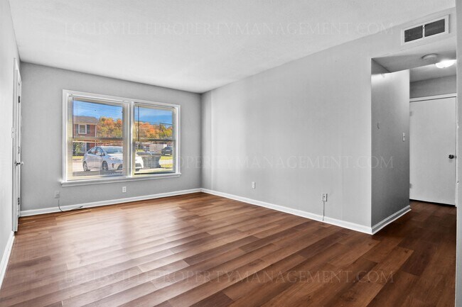 Building Photo - 5116 Valiant Dr