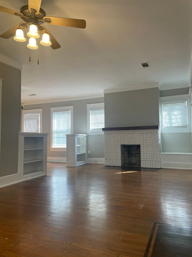 Building Photo - 2305 10th Ct S