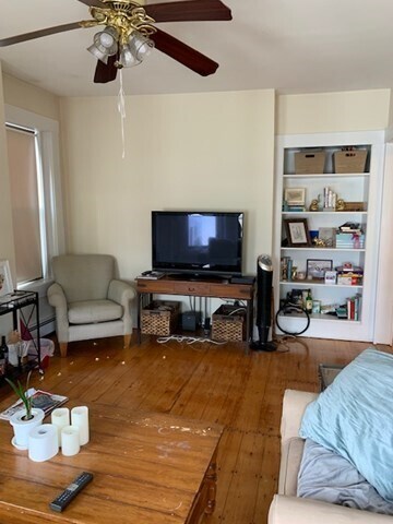 Foto del edificio - 557 E 6th St