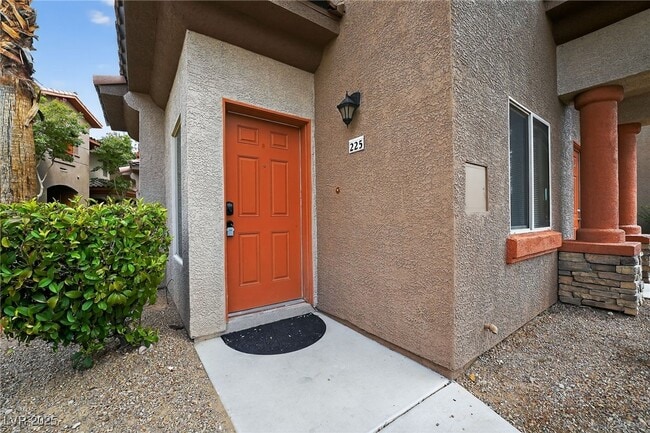 Foto del edificio - 7701 W Robindale Rd