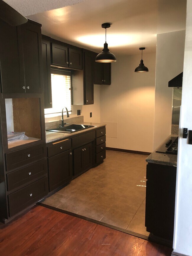 Kitchen - 23209 Arlington Ave