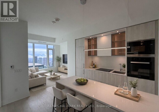 Building Photo - 11 Yorkville Ave