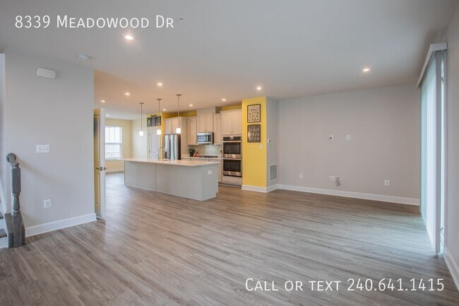 Foto del edificio - 8339 Meadowood Dr