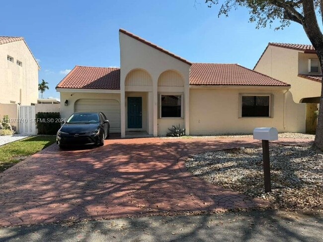 Foto del edificio - 2925 E Aviary Dr