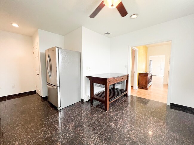 Foto del edificio - 673 Prospect Ave