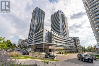 Building Photo - 36 Forest Manor Rd