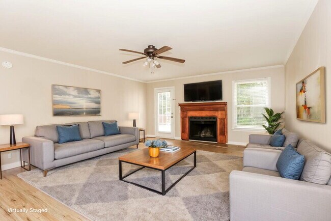 Foto del edificio - 2409 Racquet Club Dr