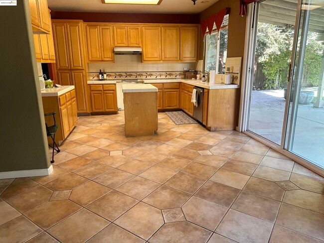 Building Photo - 1531 Siemering Way