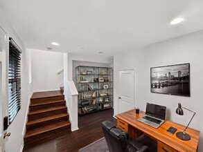 Building Photo - 1844 N Orizaba Ave