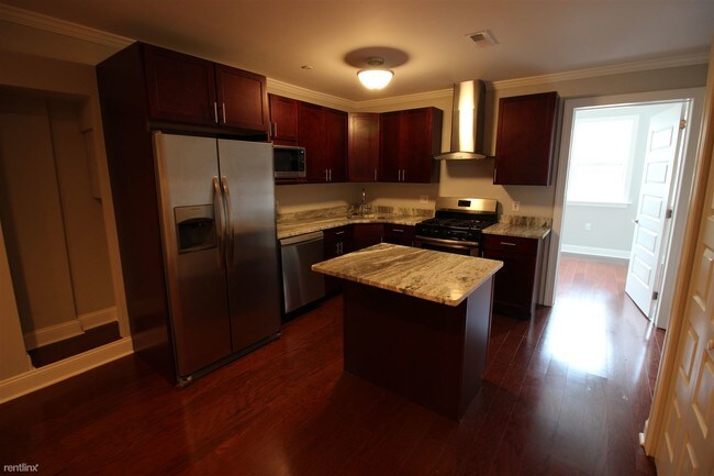 Building Photo - 1 br, 1 bath Apartment - 602 S 2nd St 10
