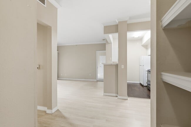 Building Photo - 7438 S Quail Cir