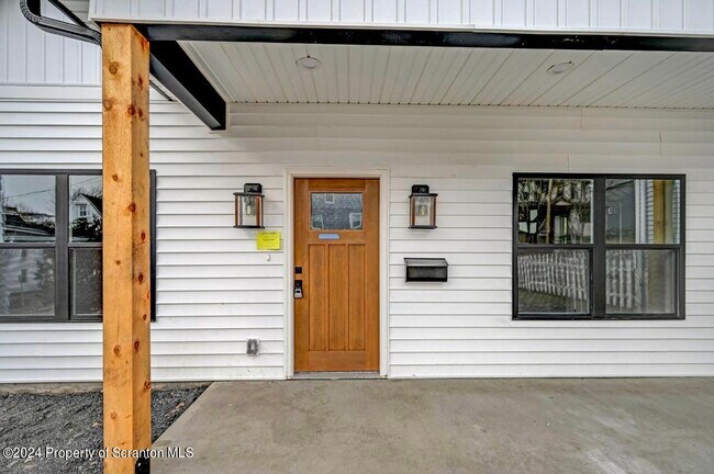 Building Photo - 525 Harrison Ave