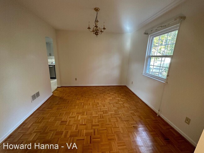 Building Photo - 3 br, 1.5 bath House - 282 Albert Court