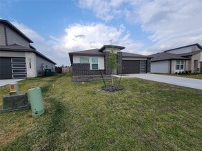 Building Photo - 12111 Bear River Dr
