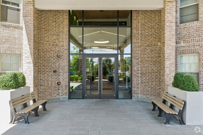 Entrada - The Manor at Totowa