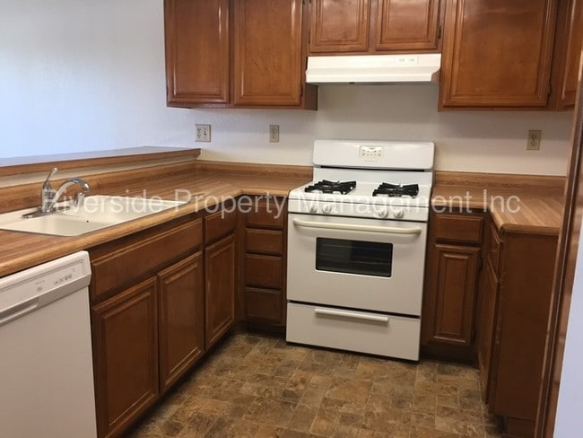 Foto del edificio - 9244 Citrus Ave