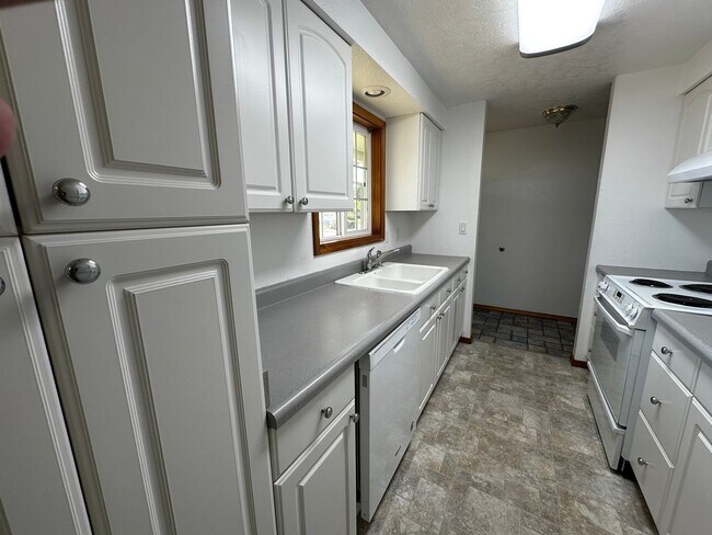 Foto del edificio - 613 36th Ave SE