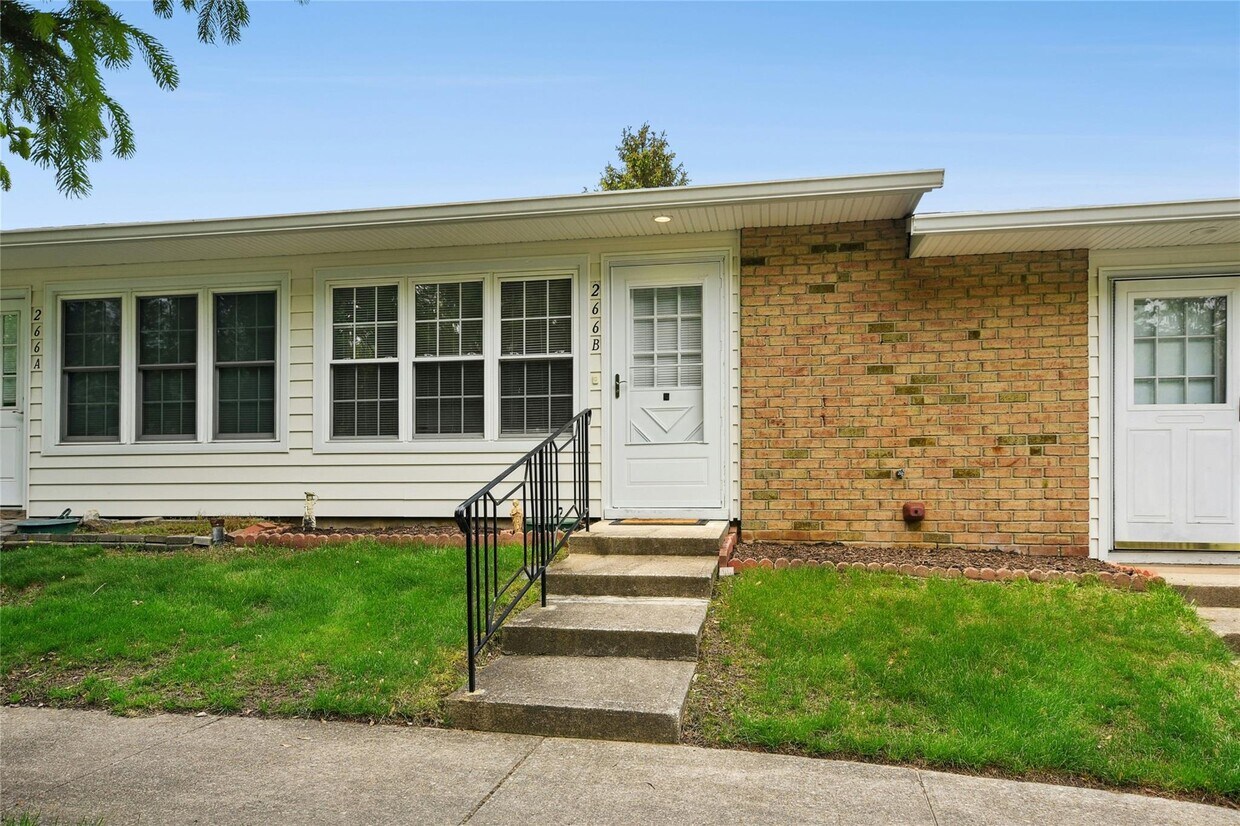 Primary Photo - 266 Berwick Ct