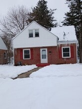 Building Photo - 426 Howard Ave