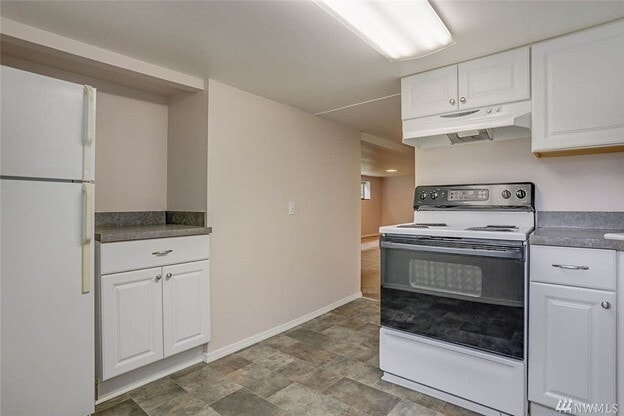 Kitchen - 7730 18th Ave SW