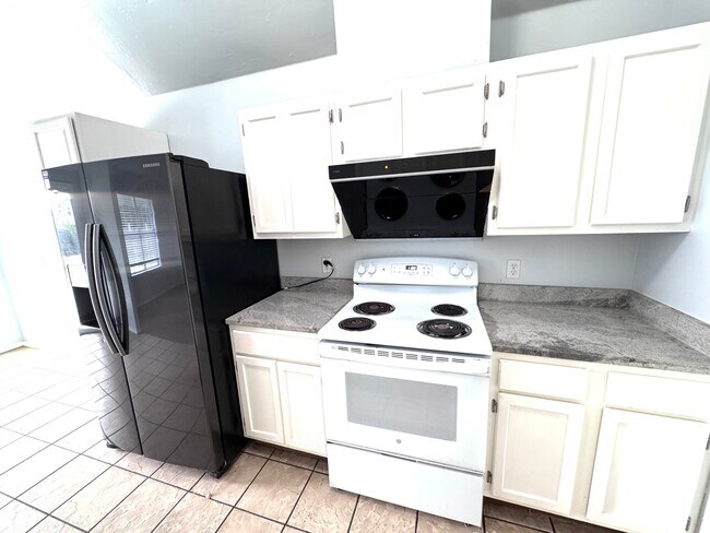 Foto del edificio - 601 NW 114th St