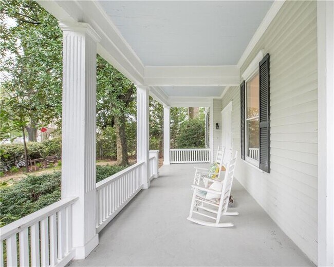 Foto del edificio - 824 Edgewood Ave NE