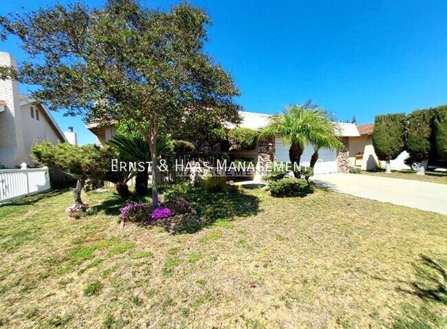 Foto del edificio - Beautiful 4 Bedroom Home in Prime Cerritos...