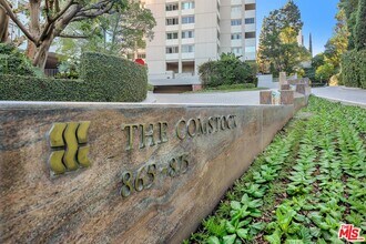 Building Photo - 865 Comstock Ave