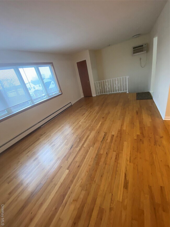 Foto del edificio - 151-55 20th Rd