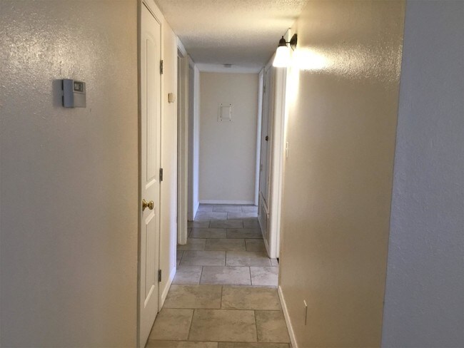 Foto del edificio - 3913 N Rockwell Ave