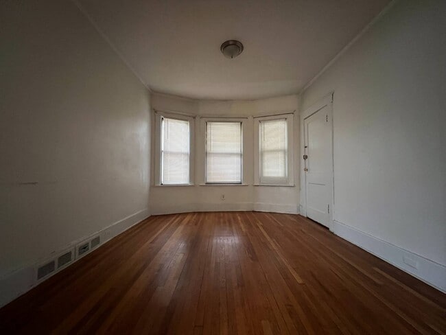 Building Photo - 1943 W Bethune St