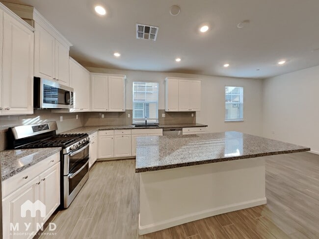 Building Photo - 1687 Pena Ln