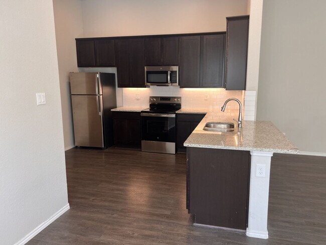 Foto del edificio - 609-611 Grayson Ln