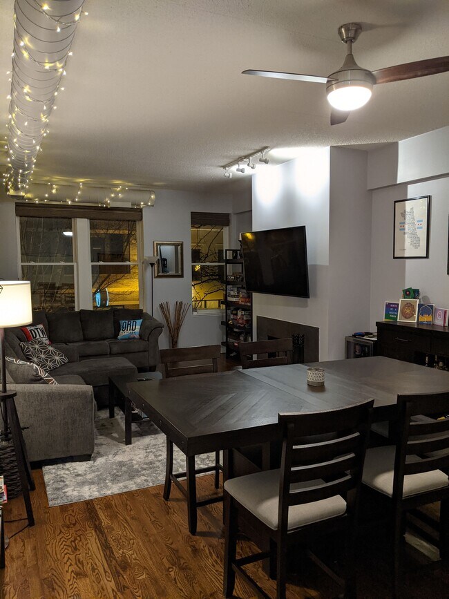 Living/Dining Room - 2040 W Belle Plaine Ave
