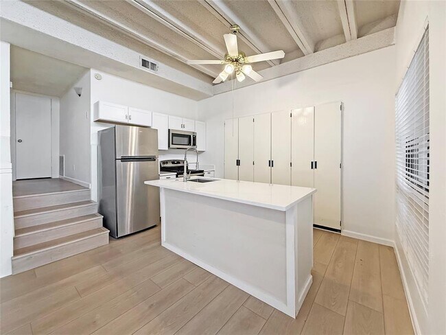 Foto del edificio - 5804 Circulo Dr