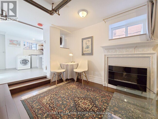 Photo du bâtiment - 27 Hiawatha Rd