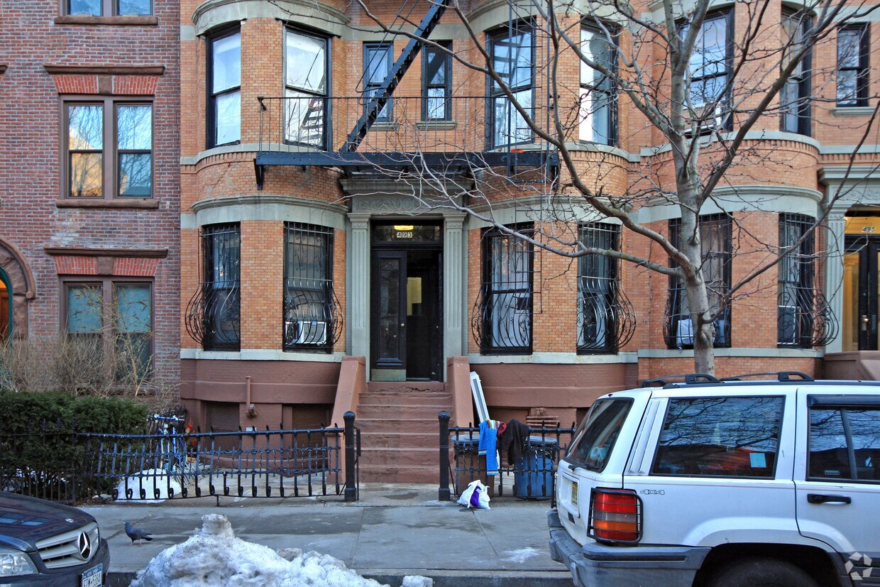 Building Photo - 493 12th St
