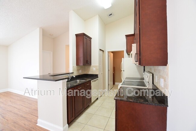 Building Photo - 2504 Grassy Point Dr