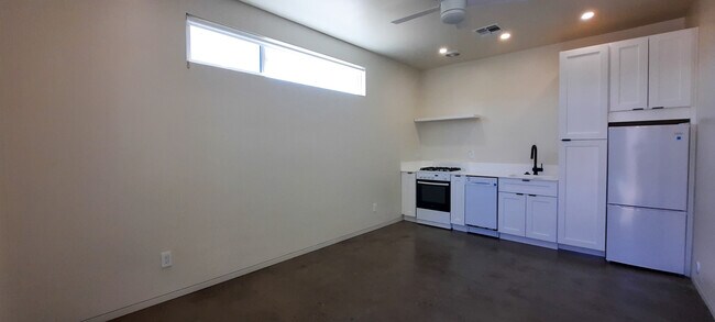 Foto del edificio - 1027 E McKinley St