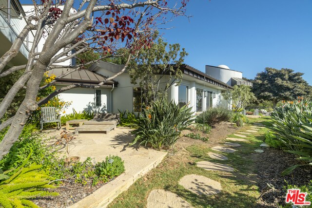 Building Photo - 27725 Winding Way