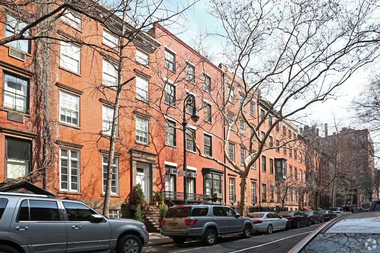 Primary Photo - 19-23 W 10th St