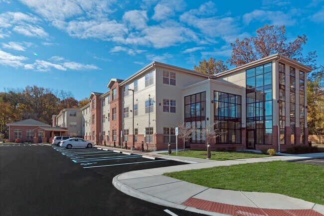 Foto del edificio - 5351 Nebraska Ave