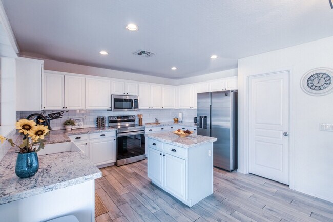 Foto del edificio - 1550 N Desert Willow St