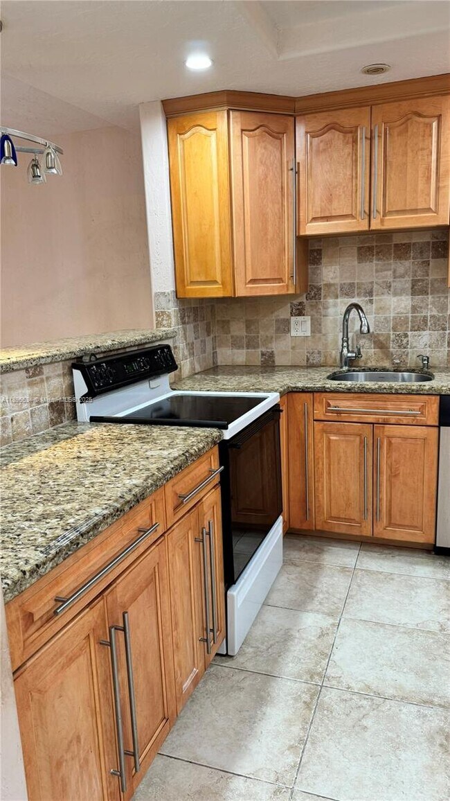 Foto del edificio - 4740 NW 21st St