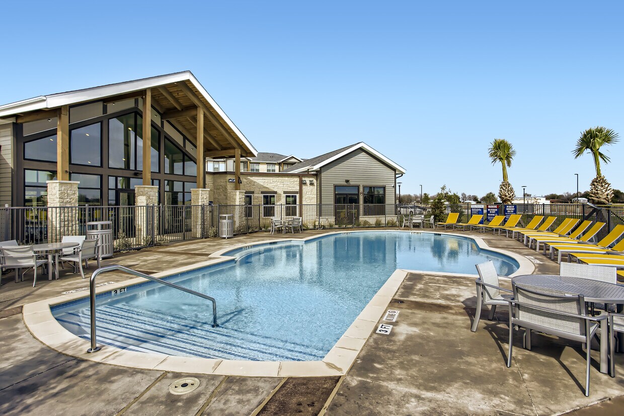 Ridge Apartments 218 Valek Rd Ennis, TX