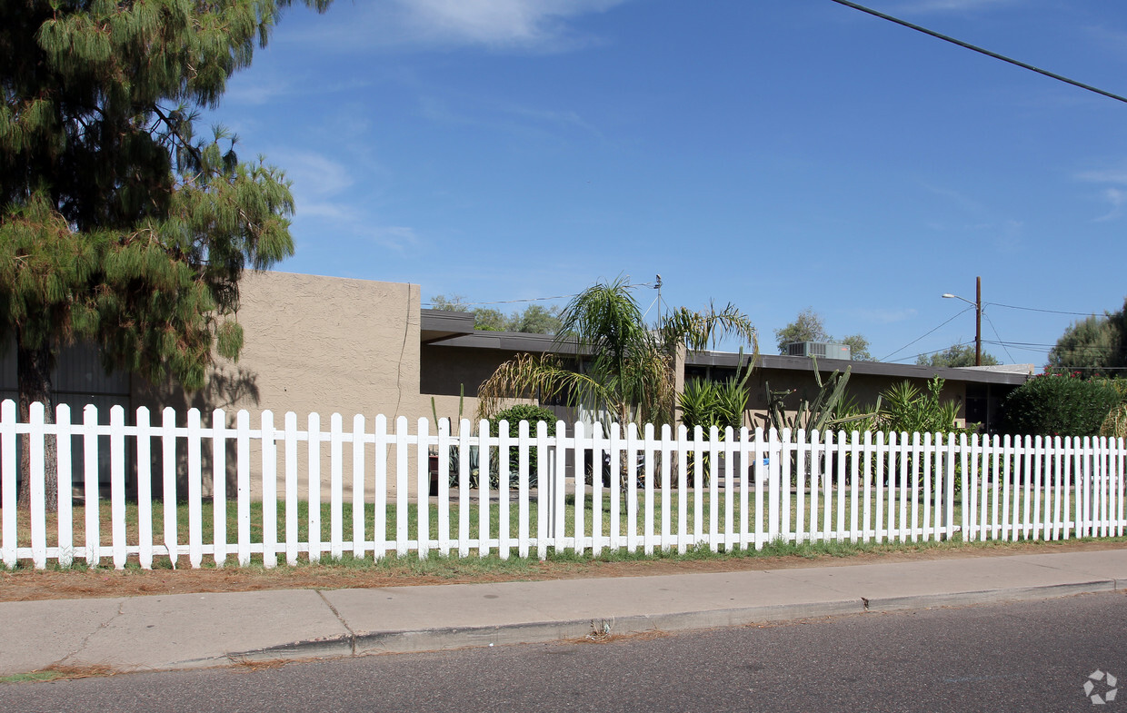 Foto del edificio - Longview Place Apartments